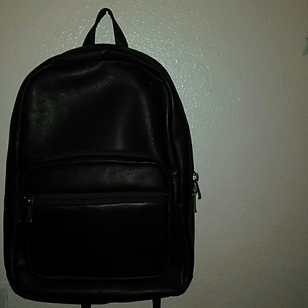 Kenneth Cole backpack leather 100% real